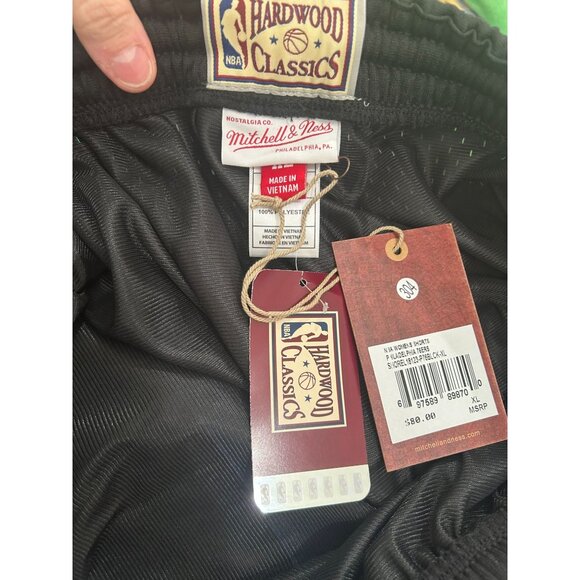 NWT Womens XL 76ers Black Shorts Mitchell & Ness X Hardwood Classics MSRP $80 - Picture 2 of 7